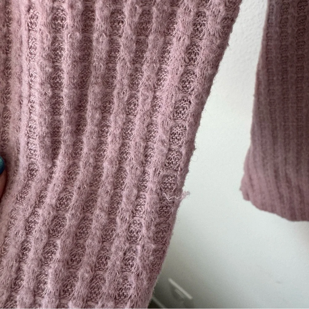 Sanctuary Light Pink Waffle Knit Long Sleeve V-Neck Top Size Medium Casual - Picture 4 of 10